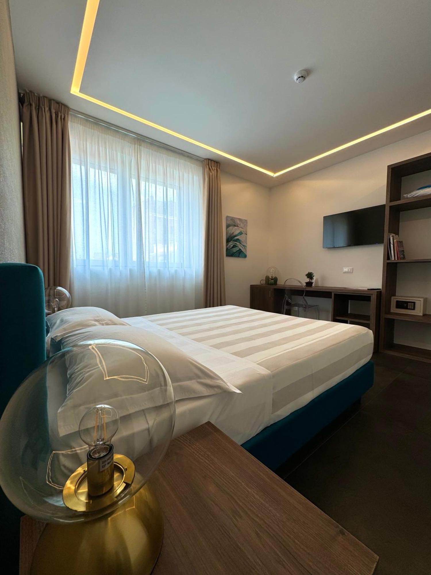 Outside Boutique Hotel Foggia Dış mekan fotoğraf